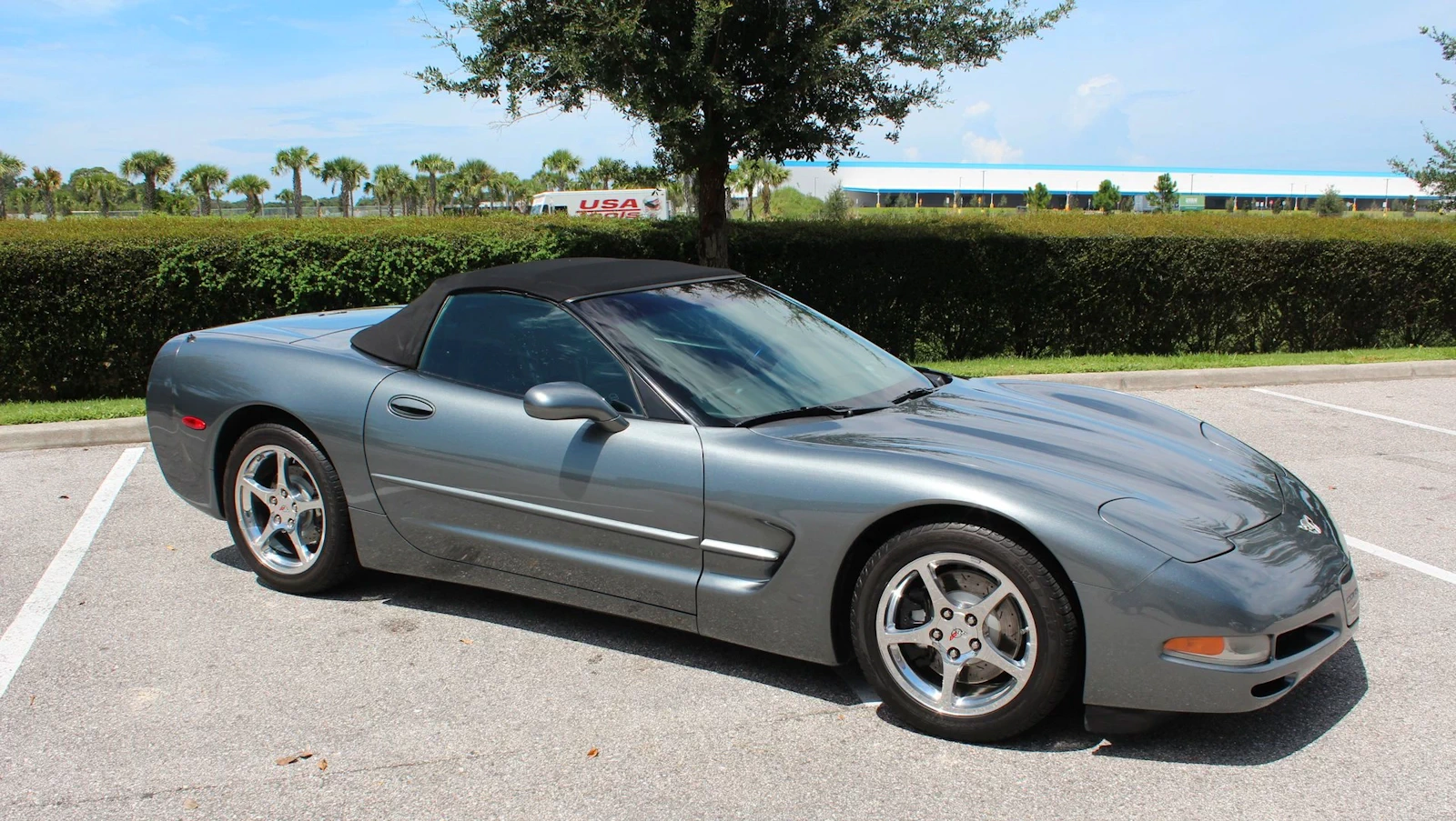 Click to Enlarge-Esc to Close Corvette Generations/C5/C5 2003 Silver Grey Right.webp